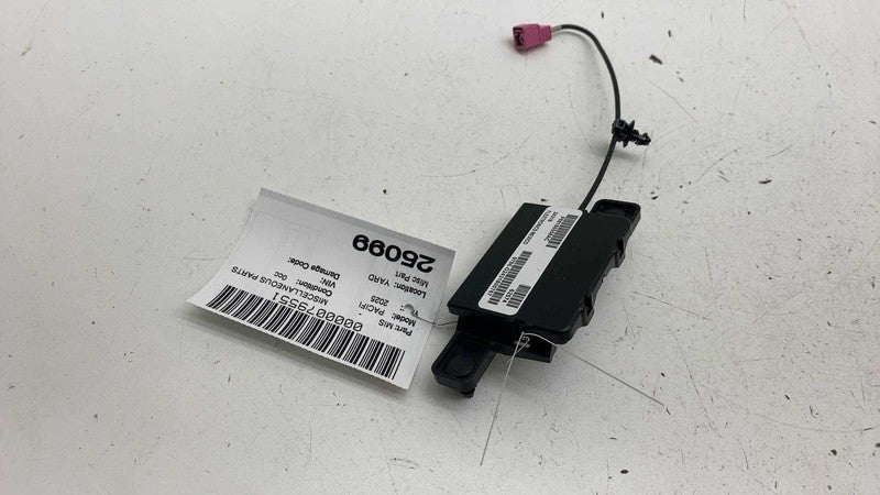 68186558AC ⭕ 17-25 Chrysler Pacifica Antenna Remote Start & Keyless Entry Module 68186558AC