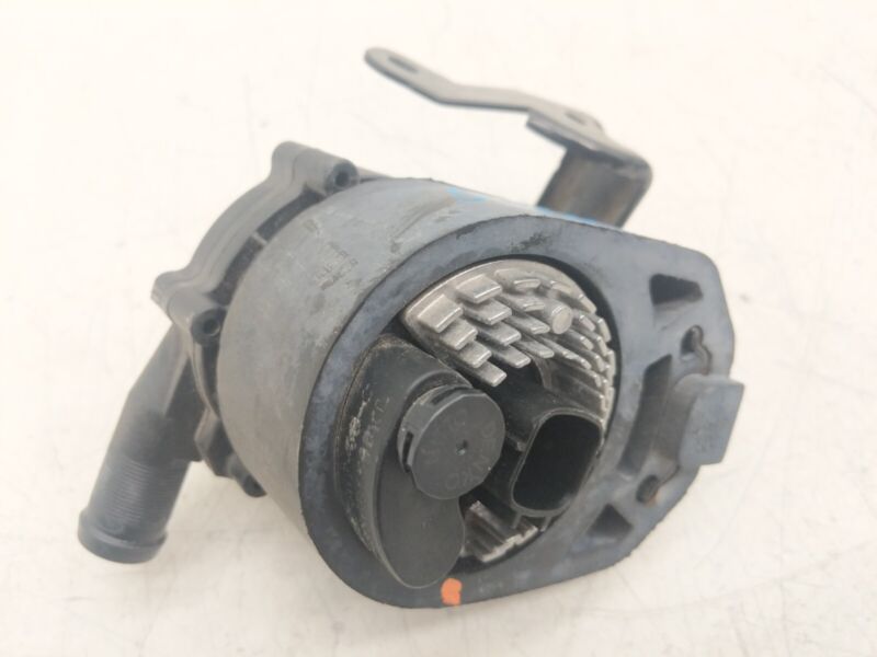 2012-2015 Tesla Model S MS Battery Coolant System Auxillary Water Pump Assembly