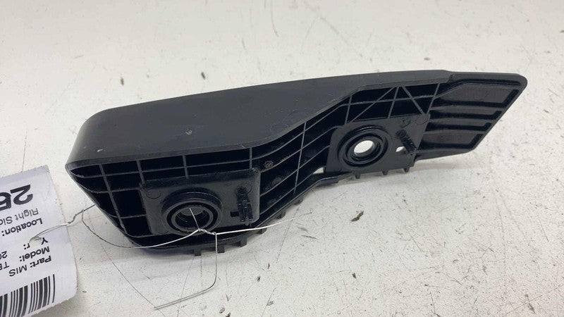 ⭕ 17-23 Model 3 Rear Right Bumper Taillamp Taillight Mount Bracket 108