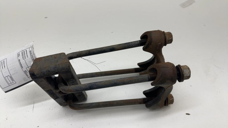 23450470 ⭕ 2014-2019 Silverado 1500 Rear Axle Mounting Hardware Assembly 15885530