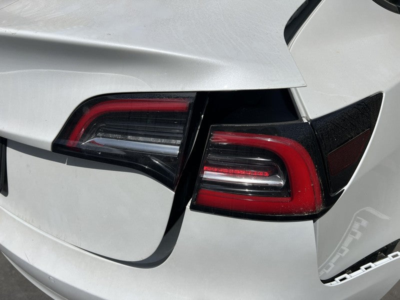 ⭕ 2017-2023 Model 3 Rear Right Inner Taillight LED Tail Lamp 3-Pin 107