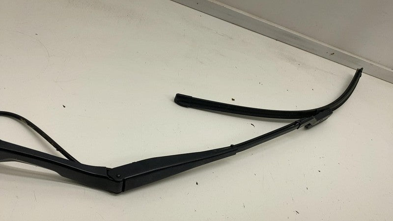 ⭕ 2017-2023 Tesla Model 3 Front Driver Side Windshield Wiper Arm & Bla