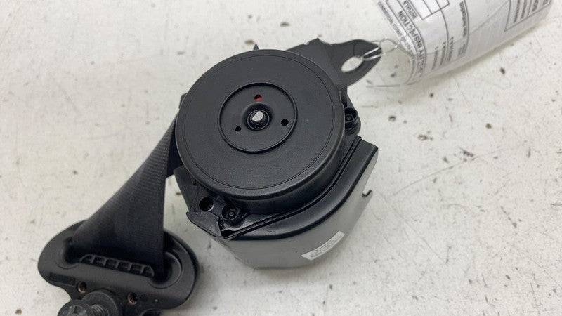 PT00001051-H ⭕ 2022-2024 Rivian R1T Rear Center Seat Belt Retractor PT00001051-H