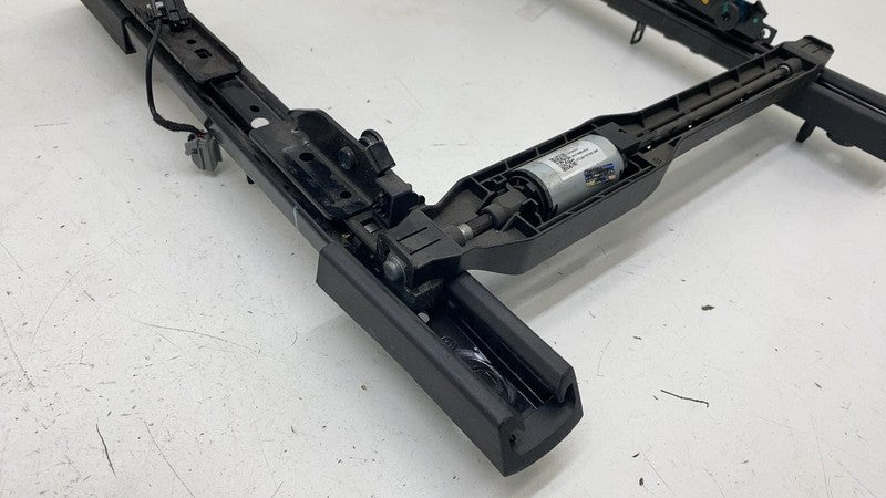 111985300B ⭕ 2017-2023 Model 3 M3 Front 1st Row Seat Adjuster Motor Rail Track 1119853-00-B