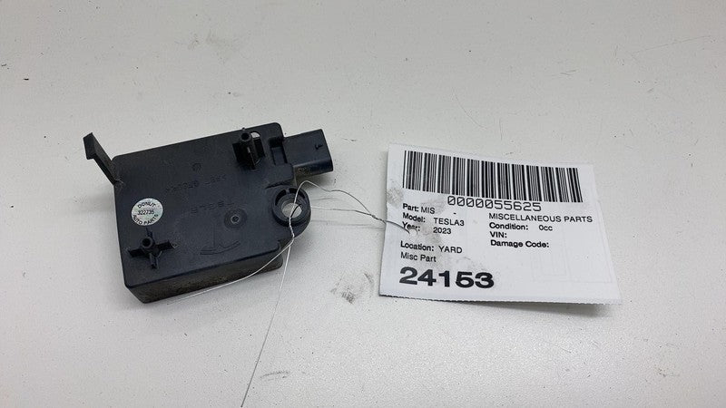 1097855 00 H 2017-2023 Tesla Model 3 M3 Rear Bumper BCM Computer Body Control Module Assy OEM