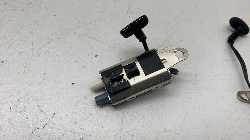 ⭕ 16-20 Model X Rear Left & Right Antenna AMP Module 1448944-00-B/1448