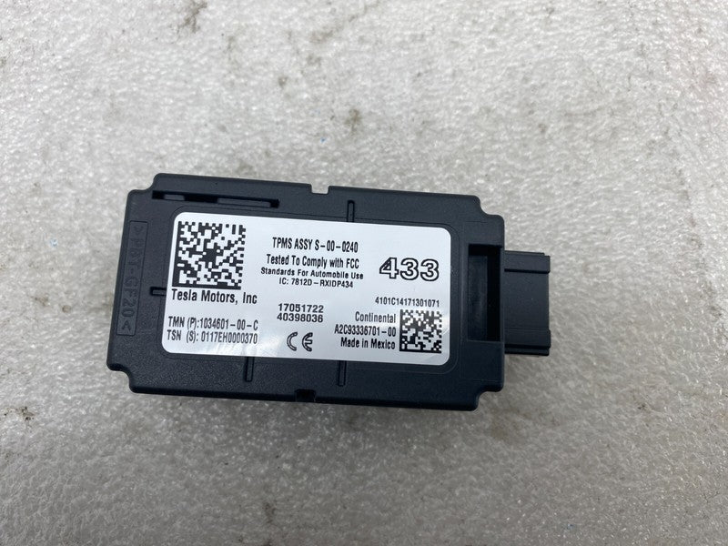 1034601 00 C ⭕ 12-20 Model S X ECU Receiver Tire Pressure Monitor System Module 1034601-00-C