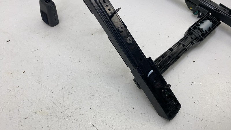 111985300B ⭕ 2017-2023 Model 3 M3 Front 1st Row Seat Adjuster Motor Rail Track 1119853-00-B