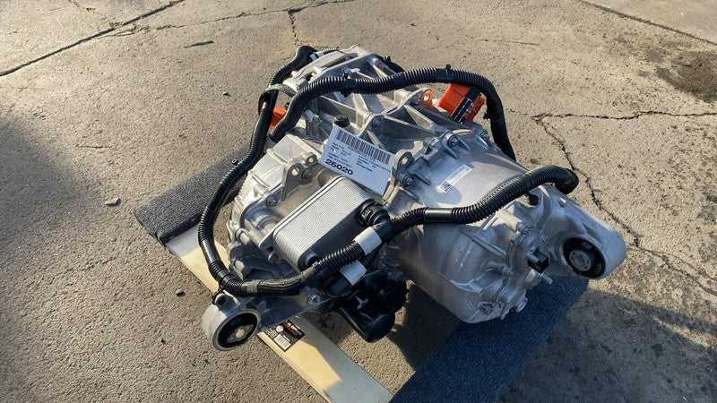 1120990 00 G 2017-2020 Tesla Model 3 M3 Rear Drive Unit Engine Electric Motor Low Current AWD