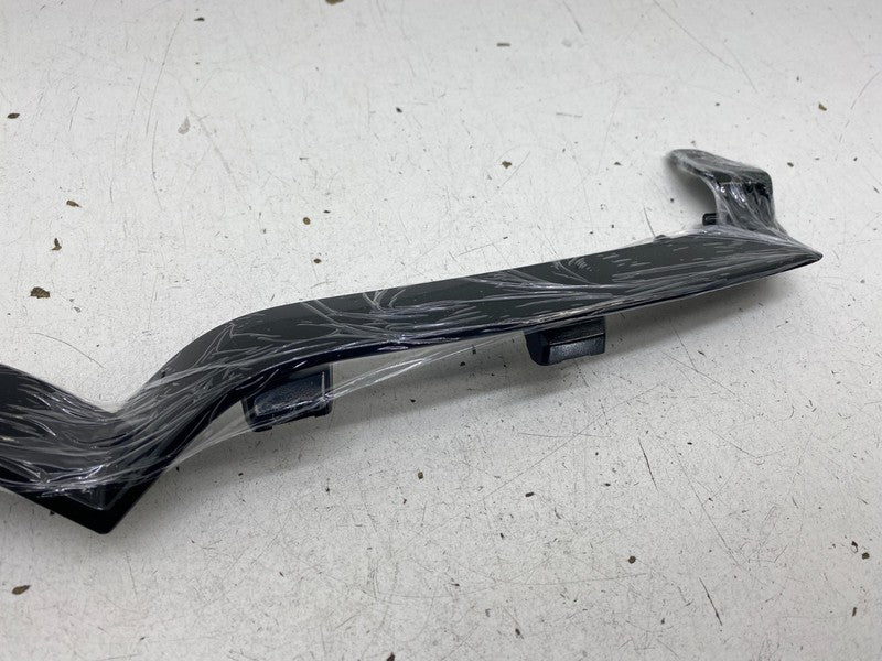 1611012 00 C ⭕ 21-25 Tesla Model S Front Bumper Upper Grille Trim V-Bar Insert 1611012-00-C