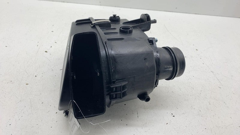 ⭕ 2014-2020 Maserati Ghibli Left Side Air Cleaner Housing Filter Box 6