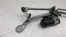 2018 2019 BMW 530e G30 Front Windshield Wiper Transmission Linkage w/ Motor Assy