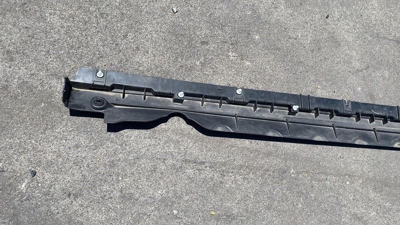 ⭕ 2020-2023 Tesla Model Y Right Skirt Rocker Molding Panel Carrier Bra