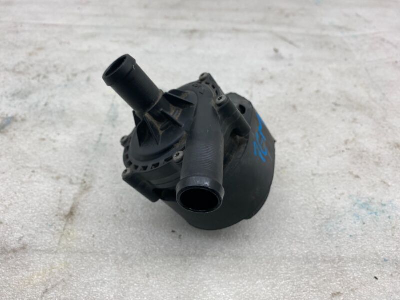2016-2020 Tesla Model X MX Cooling System Auxiliary Coolant Water Pump Assembly