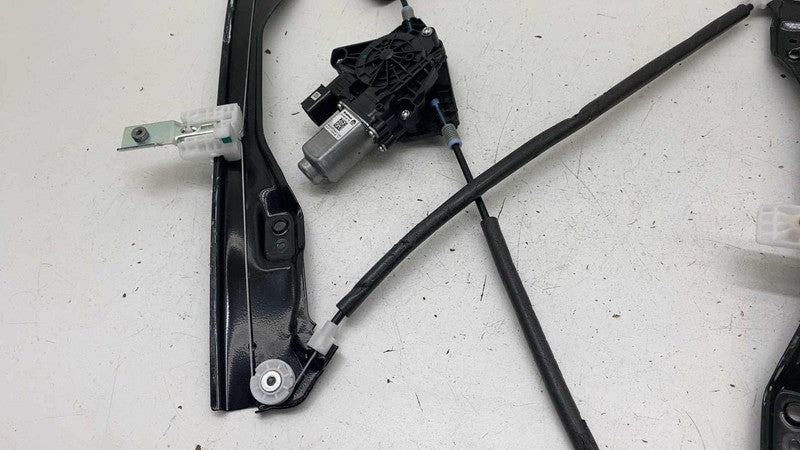 ⭕ 17-25 Chrysler Pacifica Front Passenger Door Window Regulator & Motor Right RH