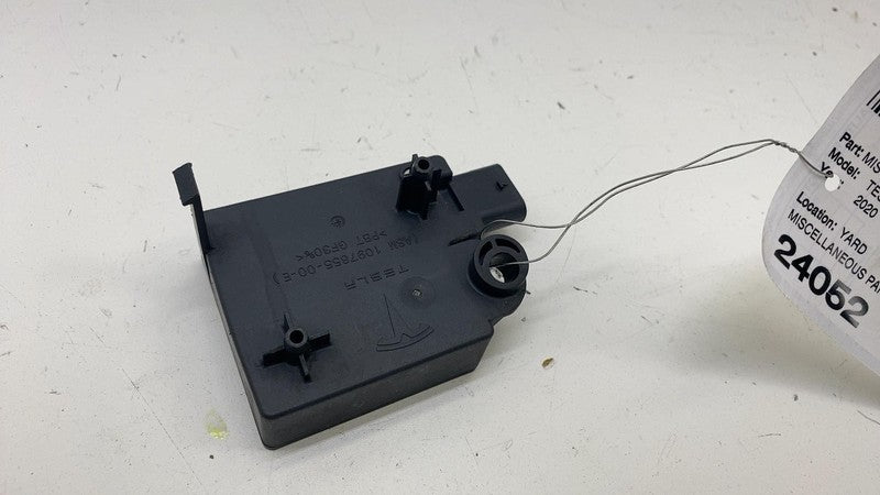 ⭕ 17-23 Tesla Model 3 Rear Bumper BCM Computer Body Control Module 109