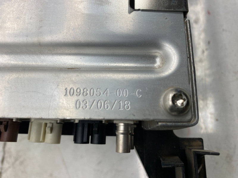 109805800H ⭕ 17-23 Model 3 Autopilot Media Control Module MCU / ADAS Computer 1098058-00-H