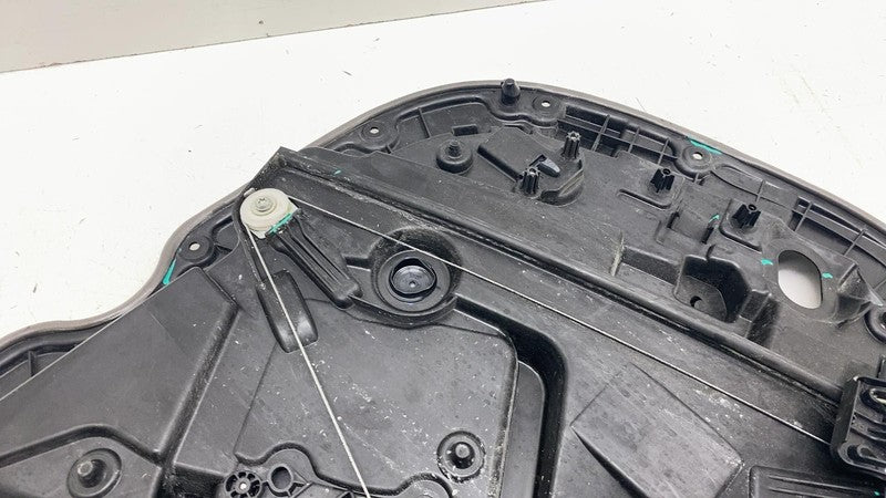 30747092 ⭕ 2021-2023 Polestar 2 Front Right Side Door Window Regulator & Carrier 30747092