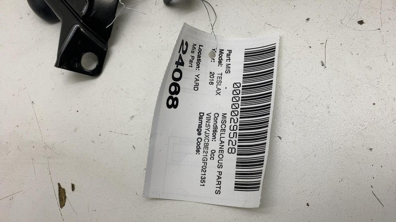 ⭕ 16-20 Model X Rear Left/Right Trunk Floor Tie Down Hook 1060012-00-C