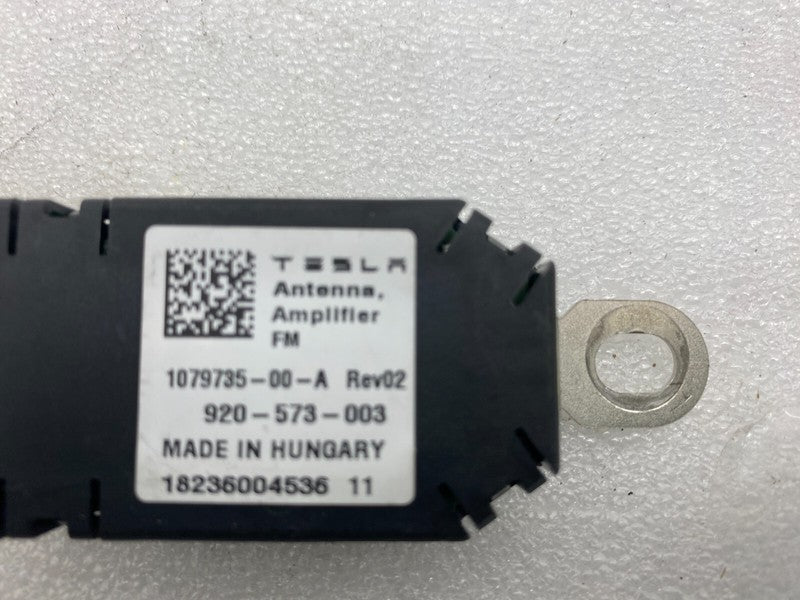 107973500A ⭕ 17-23 Tesla Model 3 Y Rear Left Antenna Amplifier AMP Radio FM LH 1079735-00-A