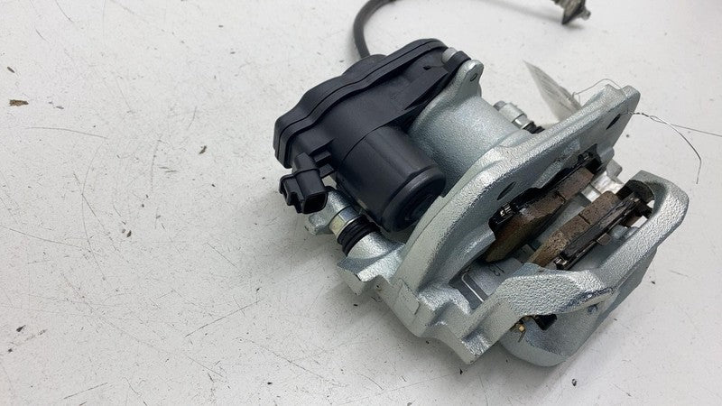 ⭕2023-2024 Toyota Prius Rear Passenger Side Caliper w/ Brake Hose Line Right FWD