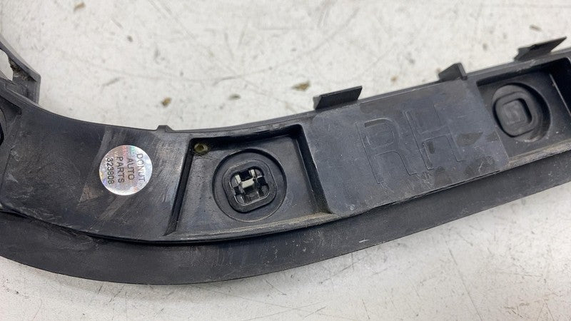 ⭕ 2017-2023 Model 3 Rear Right Retainer Wing & Tail Light Bracket 1083