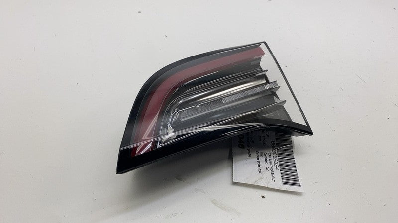 1077402-00-G ⭕ 2017-2023 Model 3 Rear Right Inner Taillight LED Tail Lamp 3-Pin 1077402-00-G