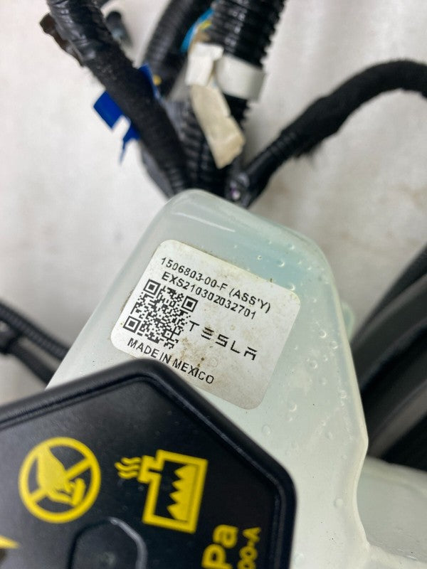 1547595 98 E 20-23 Model Y Supermanifold Refrigerant Chiller & Coolant Reservoir 1547595-98-E