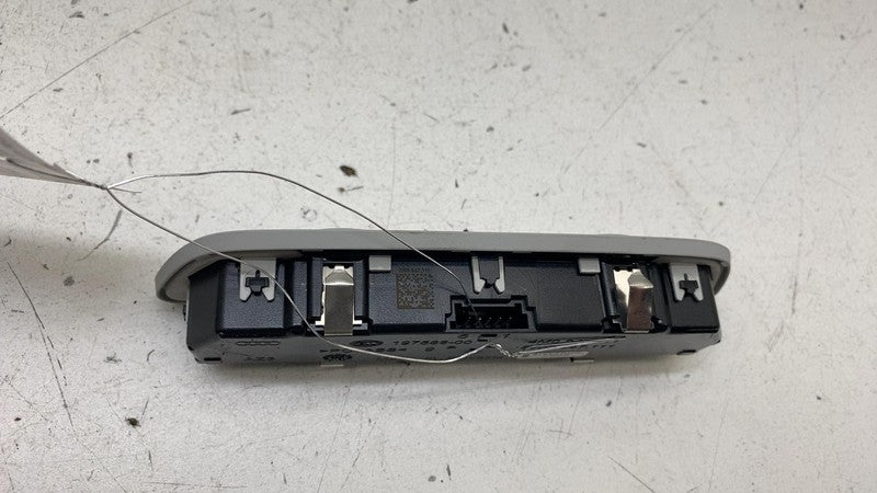 ⭕19-23 Audi E-Tron Quattro Rear Interior Overhead Roof Dome Light Lamp