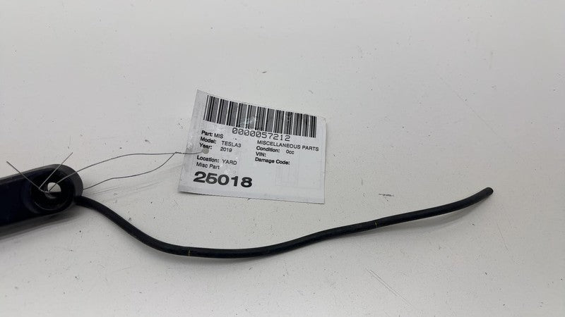 107672900B ⭕ 2017-2023 Model 3 Front Passenger Side Windshield Wiper Arm Right 1076729-00-B