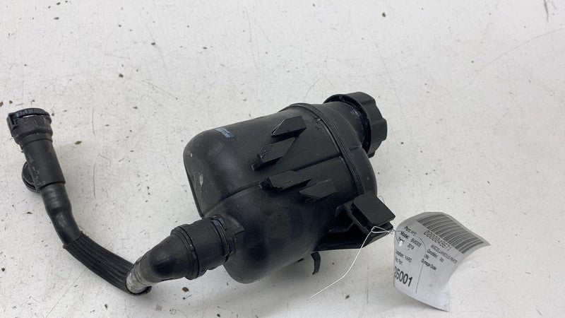 17139485733 2018-2020 BMW 530e G30 Engine Radiator Overflow Expansion Tank Reservoir w/ Hose