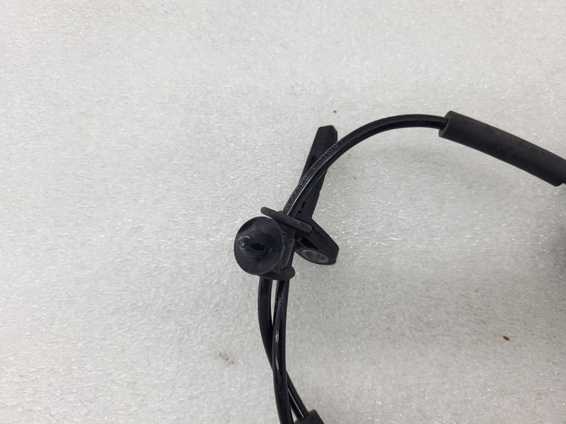 104476100E ⭕17-24 Model 3 Front Left or Right Anti-Lock ABS Wheel Speed Sensor 1044761-00-E