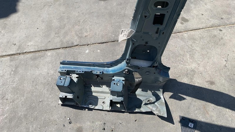 ⭕ 2024 Porsche Cayenne Right Center B-Pillar Body Rail Frame Structural Cut Out