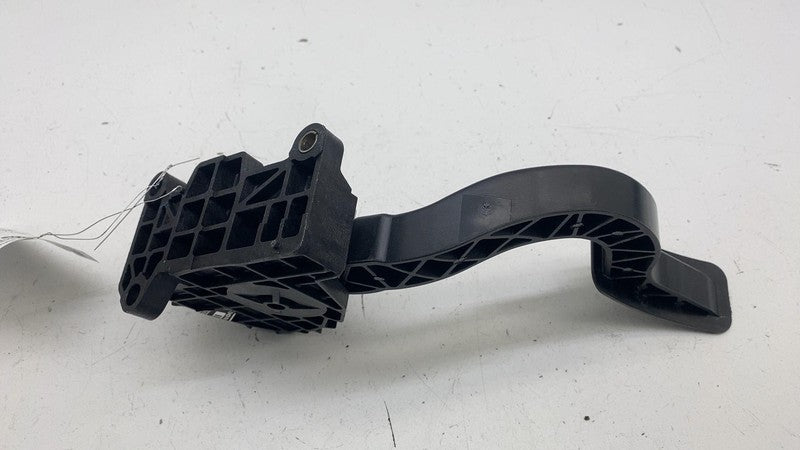 G2331-00348 ⭕ 2017-2023 Tesla Model 3 Front Accelerator Gas Pedal Throttle Sensor Pad OEM