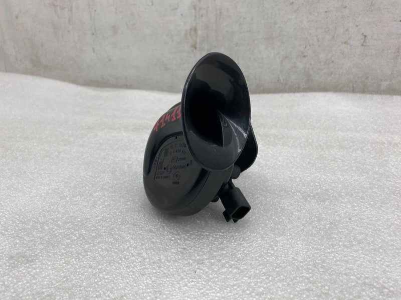 E1 0020046 ⭕ 2012-2020 Tesla Model S MS Seger Low Pitch Tone Horn 12V 410 Hertz w/ Bracket