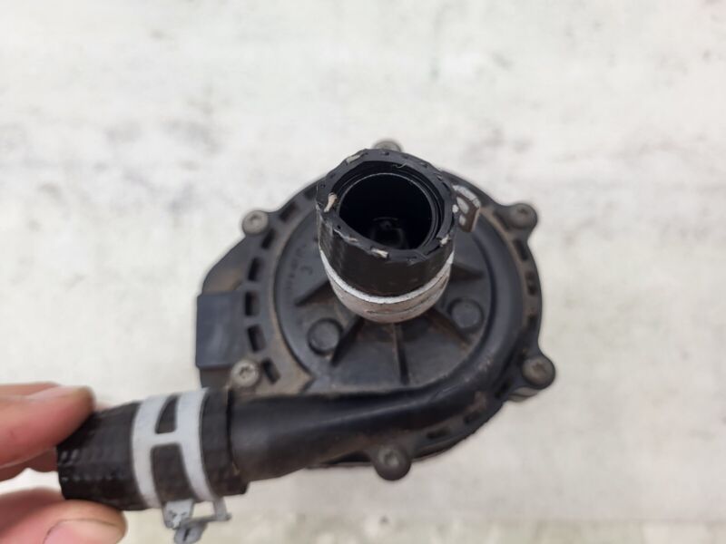2016-2020 Tesla Model X MX Auxiliary Coolant Water Cooling Pump FWD Assembly OEM