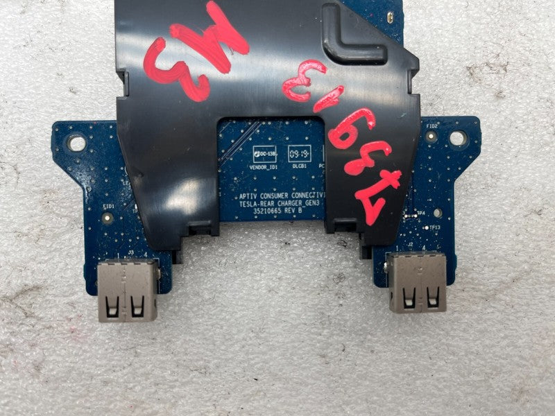 1121700 00 C ⭕ 2017-2023 Tesla Model 3 Rear USB Connector Module Unit Assembly 1121700-00-C