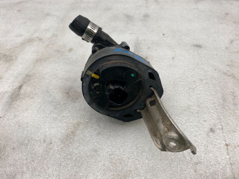 103732800G 2016-2020 Tesla Model X MX Cooling System Auxiliary Coolant Water Pump Assembly