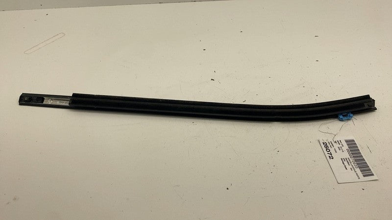 84842457 ⭕ 19-25 Chevrolet Silverado 1500 Rear Right Door Window Belt Molding RH 84842457