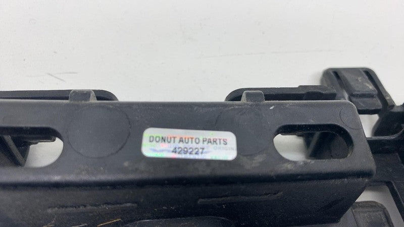 113685 14 2017-2022 BMW 530e Front Left Skirt Rocker Molding Panel Support Mount Bracket