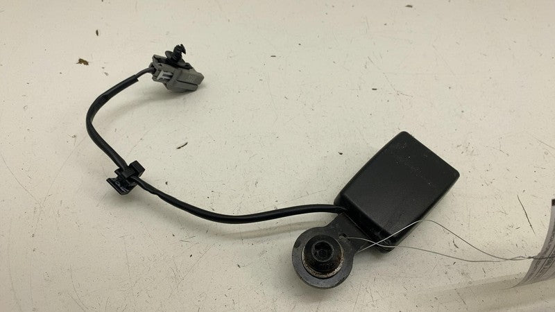 ⭕ 2016-2020 Tesla Model X Passenger Side Second Row Seat Belt Right 10