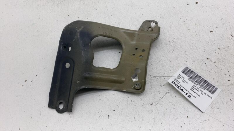 1615548 00 C 2020-2023 Tesla Model Y MY Front Passenger Side Fender Support Bracket Right OEM