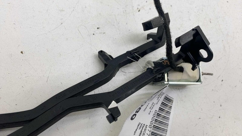 2089896 ⭕ 2017-2020 Tesla Model 3 Dashboard Passenger Side Glove Box Latch Right Assy
