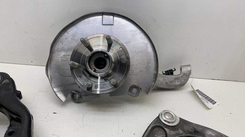 13549863 ⭕ 2025 Chevrolet Silverado 1500 Front Left Spindle Knuckle w/ Control Arm Links