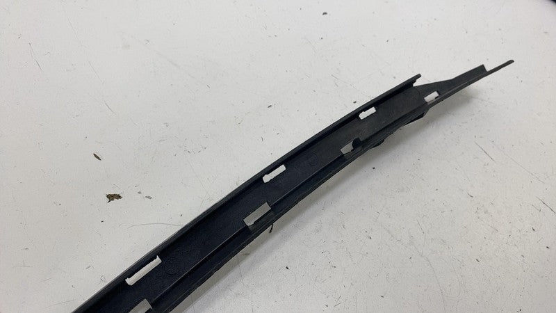 84923389 ⭕ 19-25 Chevrolet Silverado 1500 Rear Right Door Window Glass Channel 84923389