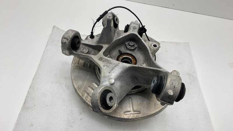 104412300B 2017-2023 Tesla Model 3 Rear Right Suspension Knuckle Spindle w/ Shield & Hub RH