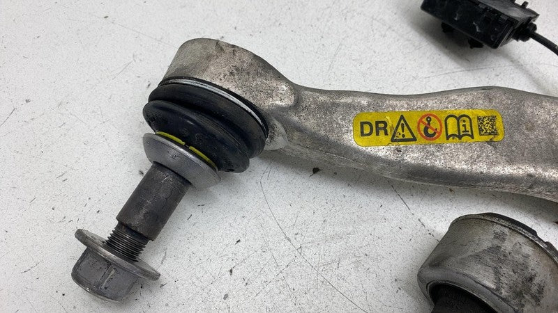 2018-2020 BMW 530e Front Right Spindle Knuckle w/ Upper & Lower Contro