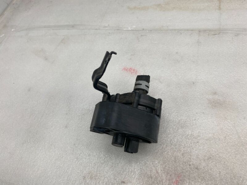 2016-2020 Tesla Model S MS Electric Auxiliary Coolant Water Pump w/ Bracket Assy
