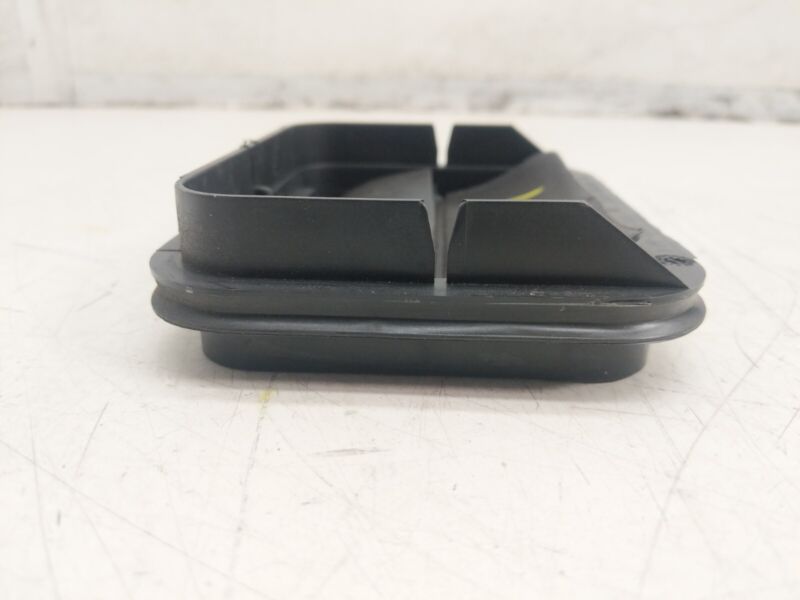 2F2AB280B62AB ⭕ 12-20 Tesla Model S Rear Quarter Panel Rubber Flap Extractor Air Vent Grille