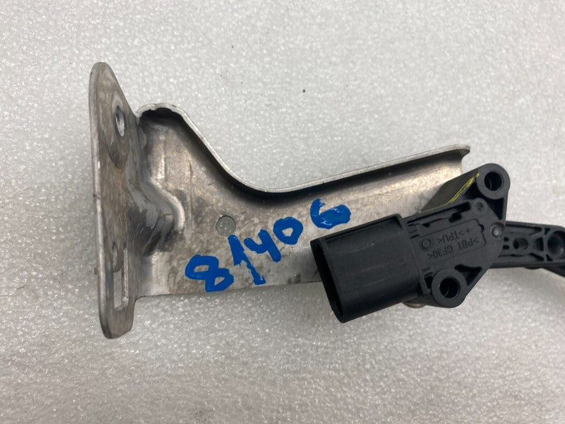 600652300B ⭕ 16-20 Tesla Model S X Rear Left Air Suspension Ride Height Sensor 1027971-00-A